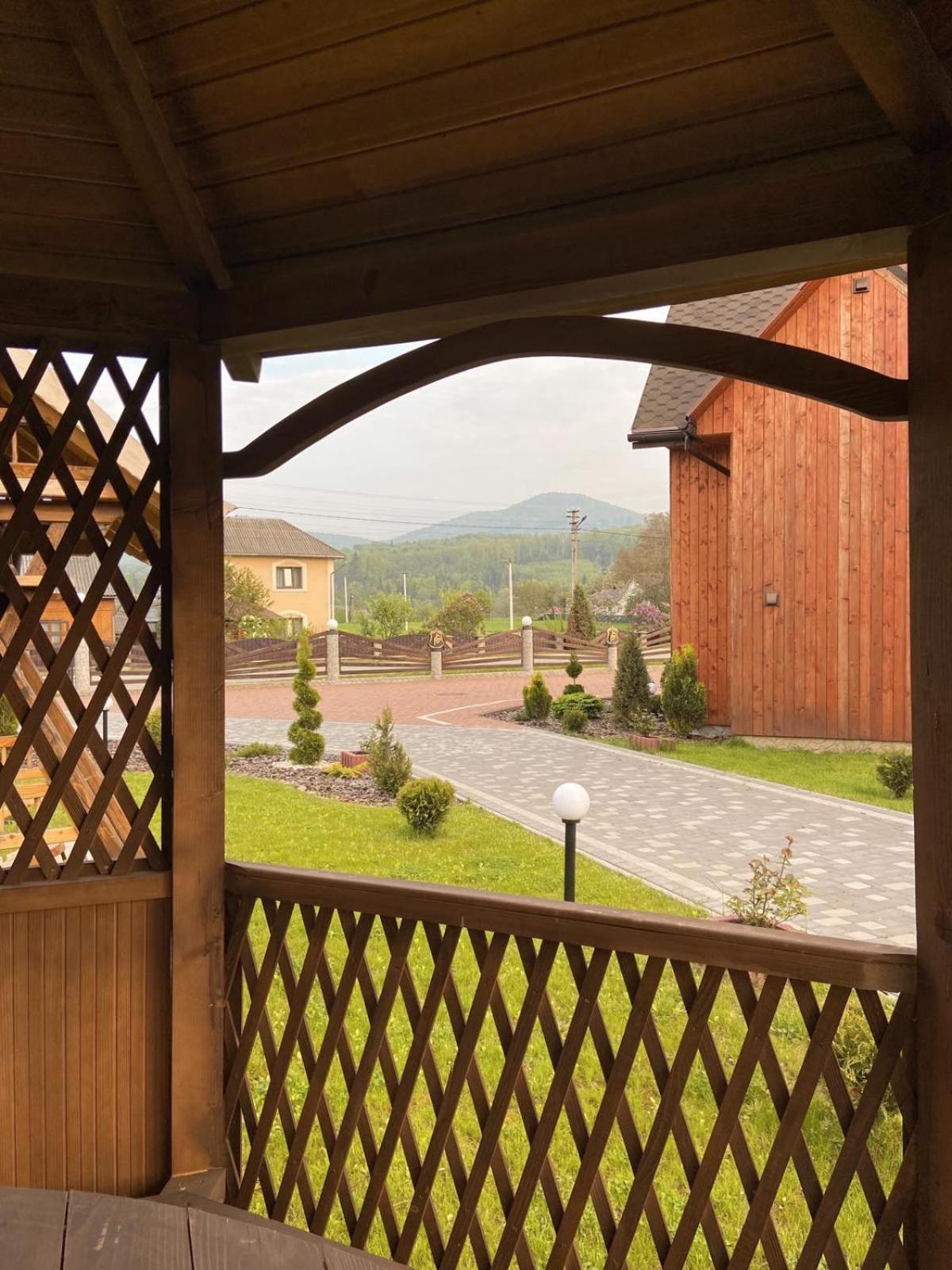 Four Seasons In Carpathians Hotel Migovo Bagian luar foto